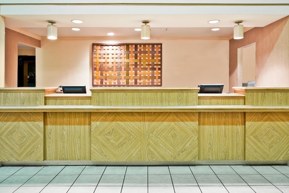 LA QUINTA INN & SUITES FT LAUDERDALE CYPRESS CREEK photo 1