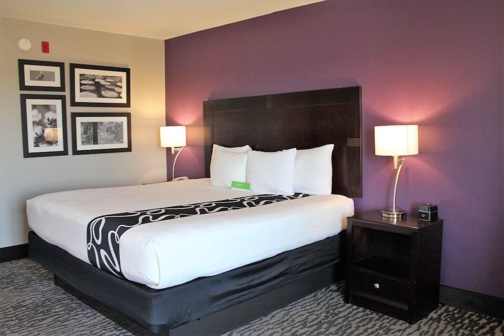 La Quinta Inn & Suites Huntsville Airport Madison photo 4