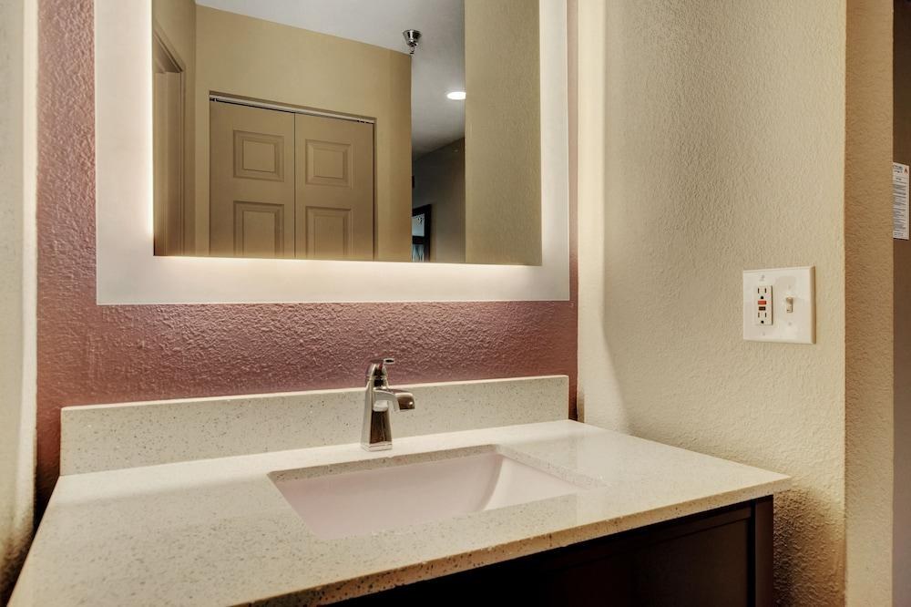 La Quinta Inn Las Vegas Nellis photo 2