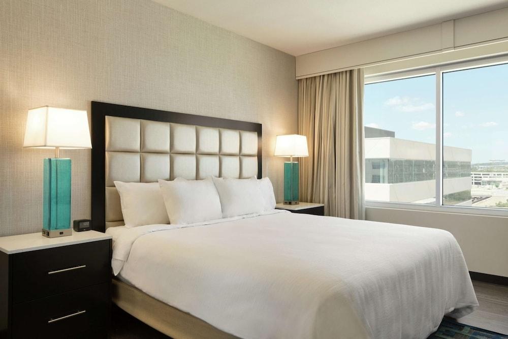 Embassy Suites by Hilton San Antonio Landmark photo 1