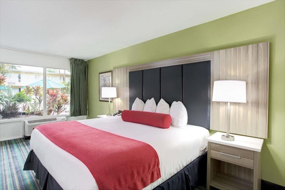 RAMADA BY WYNDHAM FORT LAUDERDALE AIRPORT/CRUISE PORT photo 4