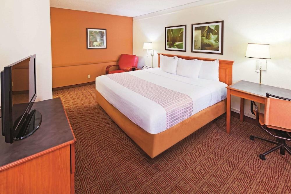 La Quinta Inn San Antonio Lackland photo 3