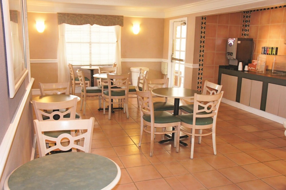 La Quinta Inn By Wyndham IH-10 West San Antonio TX photo 1