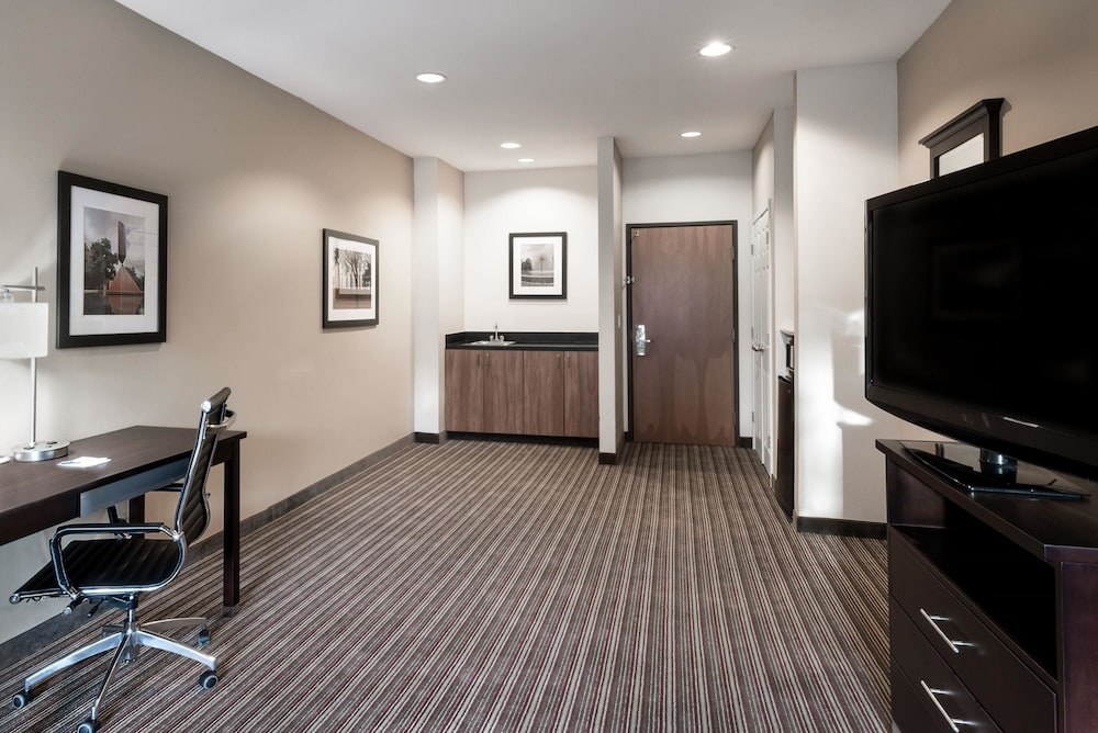 Wingate by Wyndham Houston Willowbrook photo 1