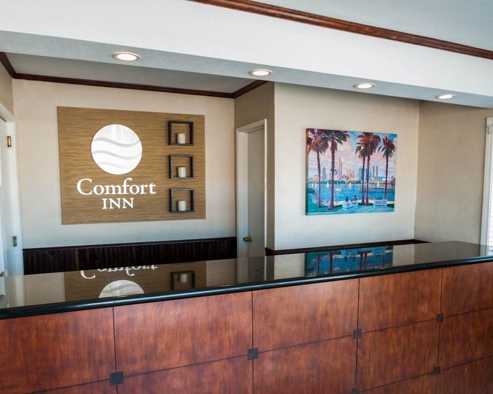 Comfort Inn San Diego Airport At The Harbor photo 1