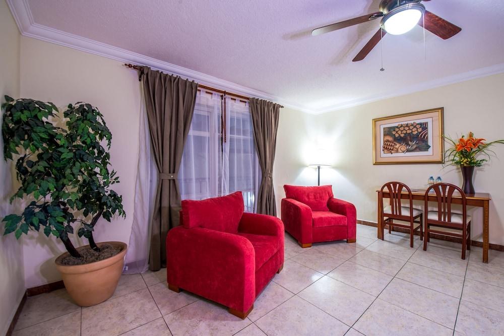 Del Marques Hotel and Suites photo 3