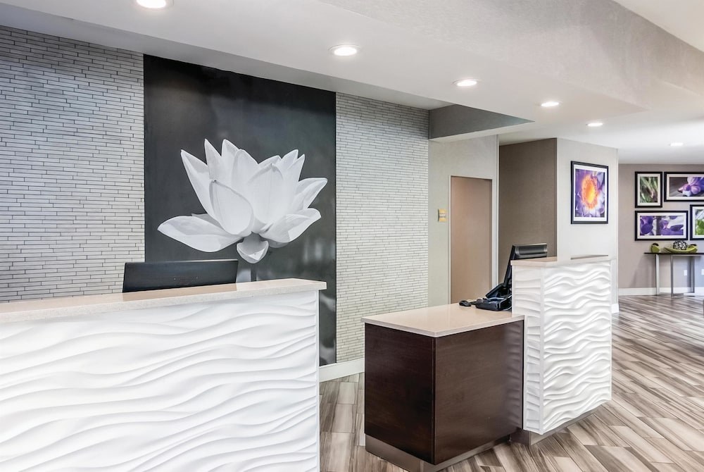 La Quinta Inn & Suites by Wyndham Orlando Airport North