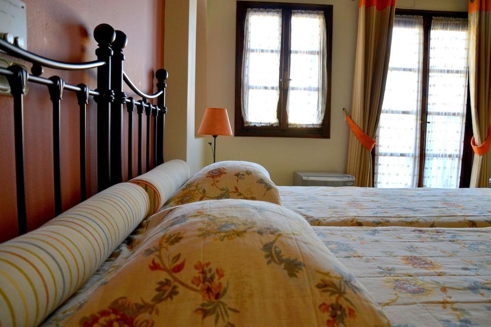 Zephyros Hotel photo 2