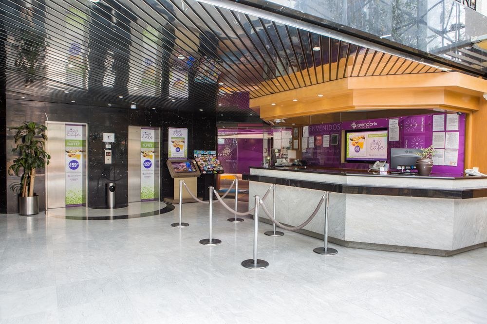 Grand Prix-WeEnjoyHotels-Aeropuerto photo 1