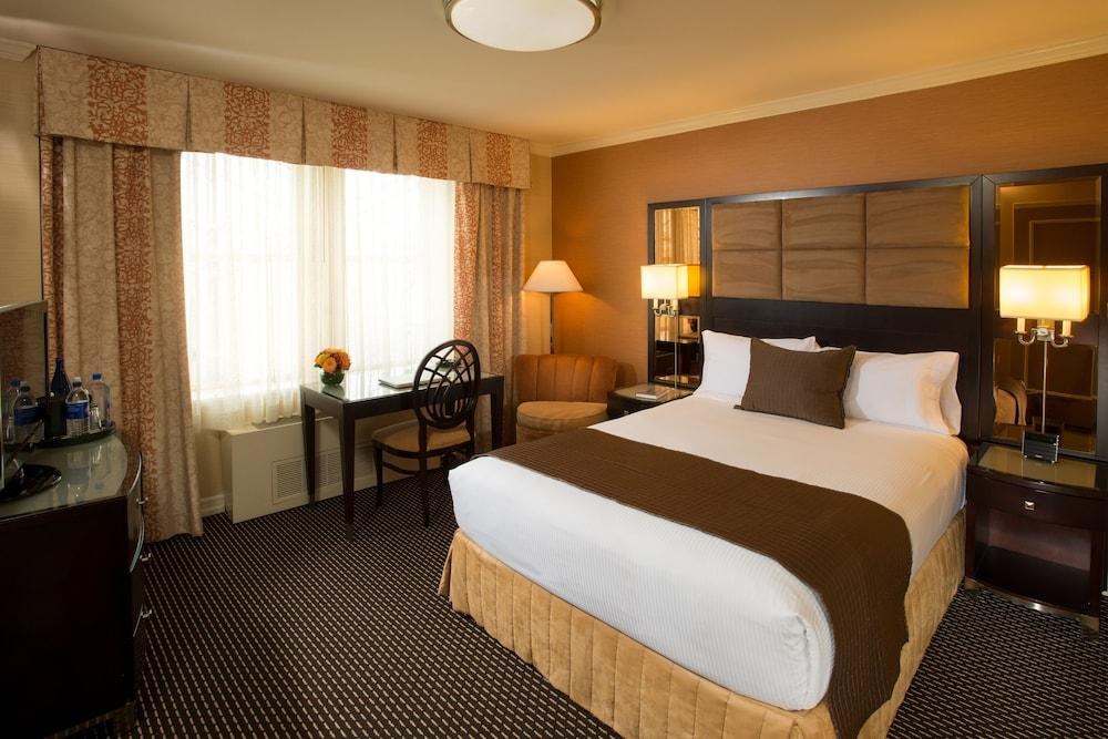 EXCELSIOR HOTEL photo 2
