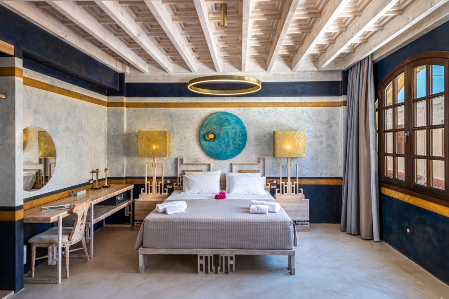 10GR BOUTIQUE HOTEL & WINE BAR