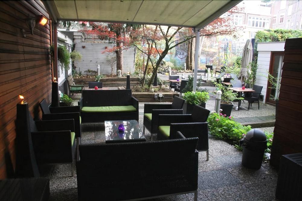 Huygens Place photo 2
