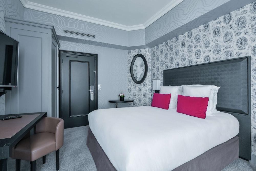 Maison Astor Paris, Curio Collection by Hilton photo 3