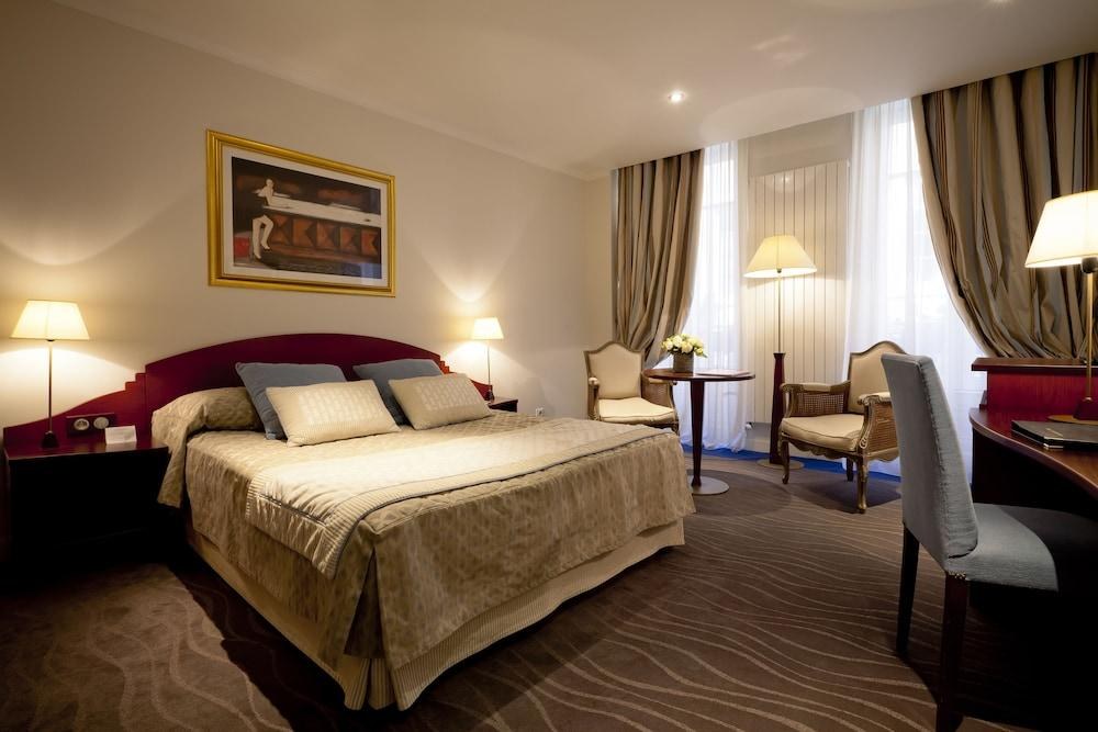 GRAND HOTEL DES TERREAUX photo 3