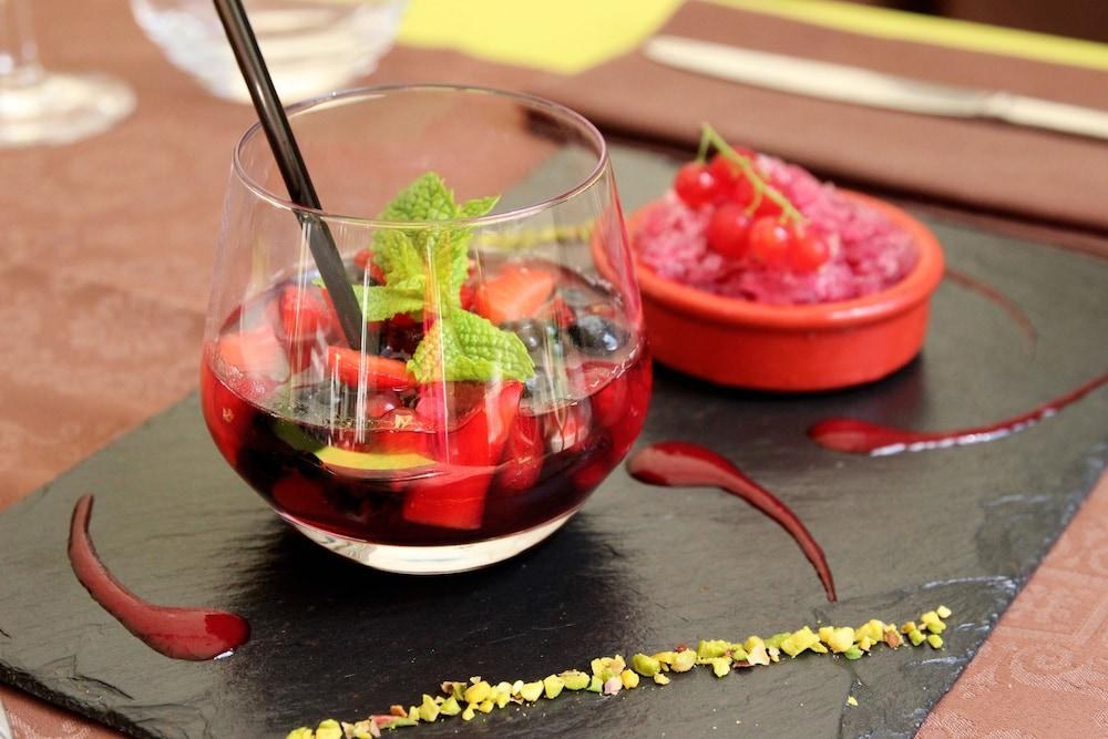 Chromatics Hotel & Restaurant The Hill Club by happyculture photo 2