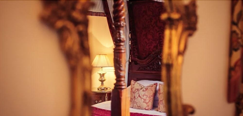 MELVILLE CASTLE photo 2