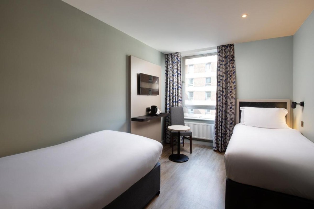 ROYAL NATIONAL HOTEL photo 2