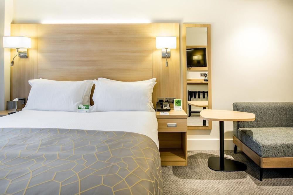 HOLIDAY INN LONDON-KENSINGTON HIGH STREET photo 3