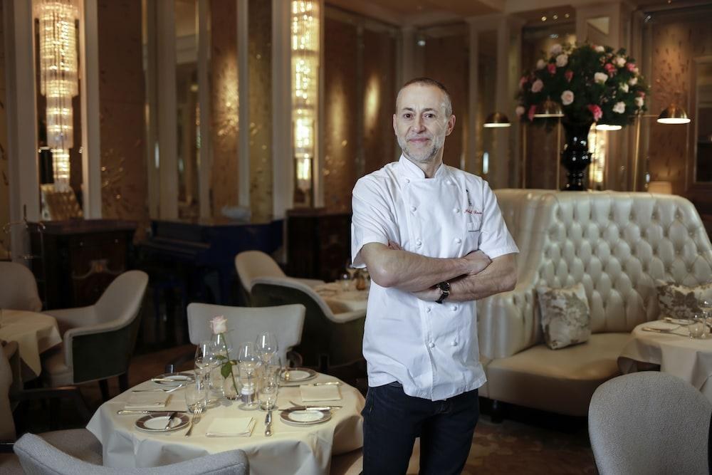 LANGHAM HOTEL photo 3