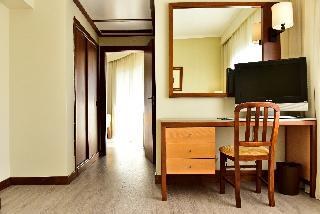 Holiday Inn Algarve Albufeira, an IHG Hotel photo 3