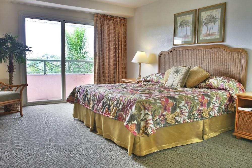 CASTAWAYS RESORT & SUITES photo 3