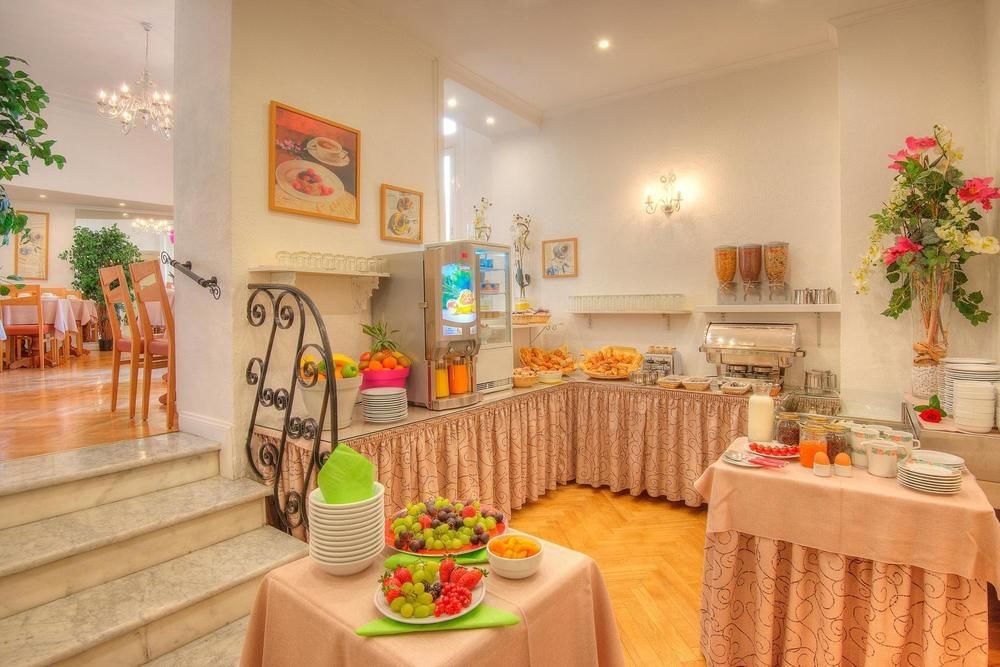 HOTEL VENDOME photo 1
