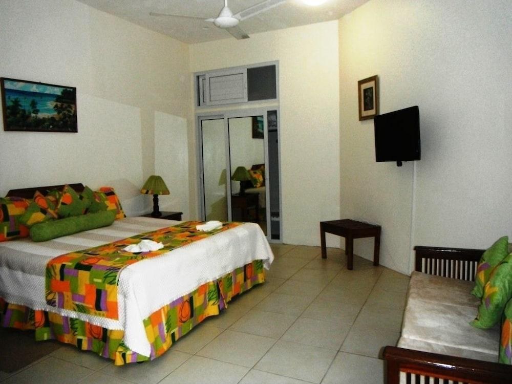 RONDEL VILLAGE NEGRIL photo 2