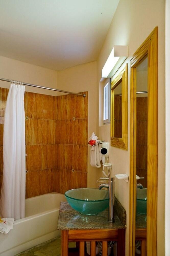 RONDEL VILLAGE NEGRIL photo 3