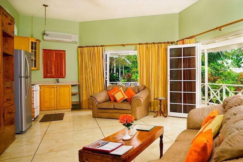 RONDEL VILLAGE NEGRIL photo 4