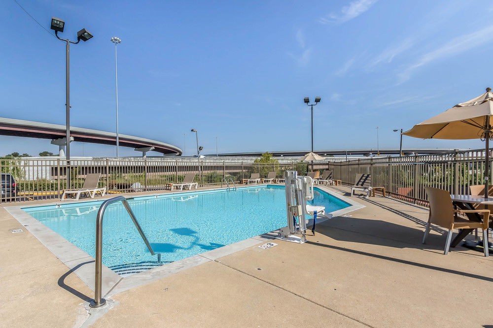 COMFORT INN WEST NASHVILLE photo 1