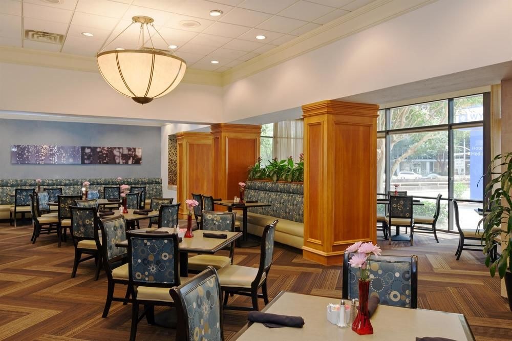 DoubleTree by Hilton Houston Medical Center Hotel & Suites photo 1