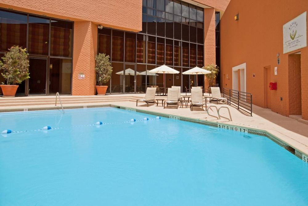 CROWNE PLAZA HOUSTON RIVER OAKS photo 3