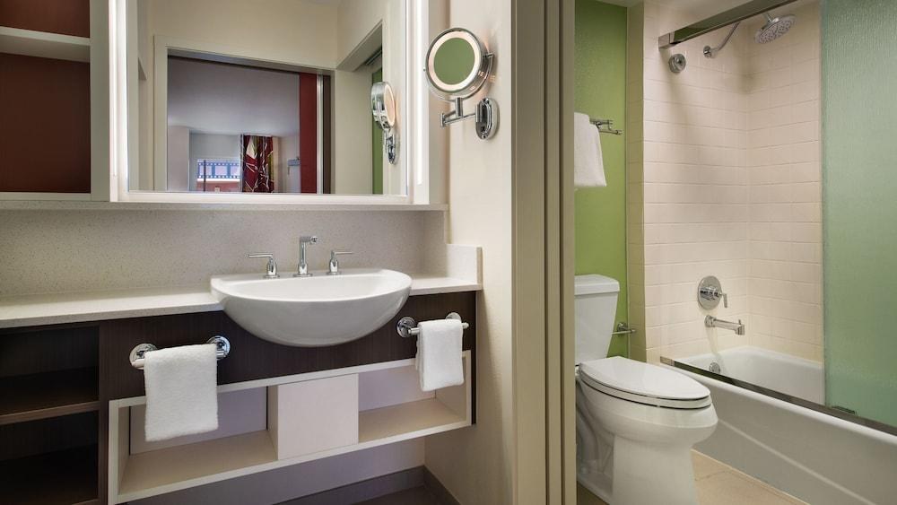 DISNEY'S ALL-STAR MOVIES RESORT photo 2