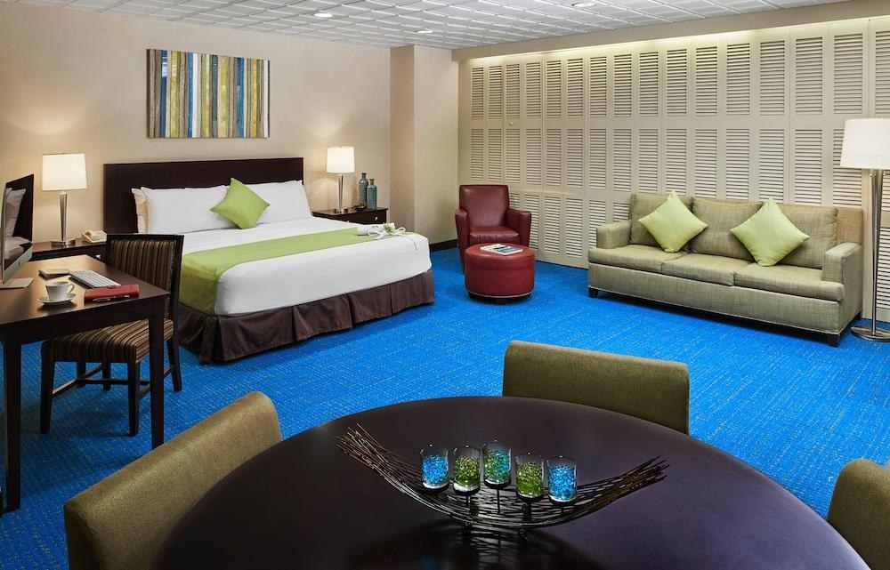 MIAMI INTERNATIONAL AIRPORT HOTEL photo 2