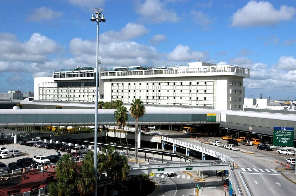 MIAMI INTERNATIONAL AIRPORT HOTEL photo 4