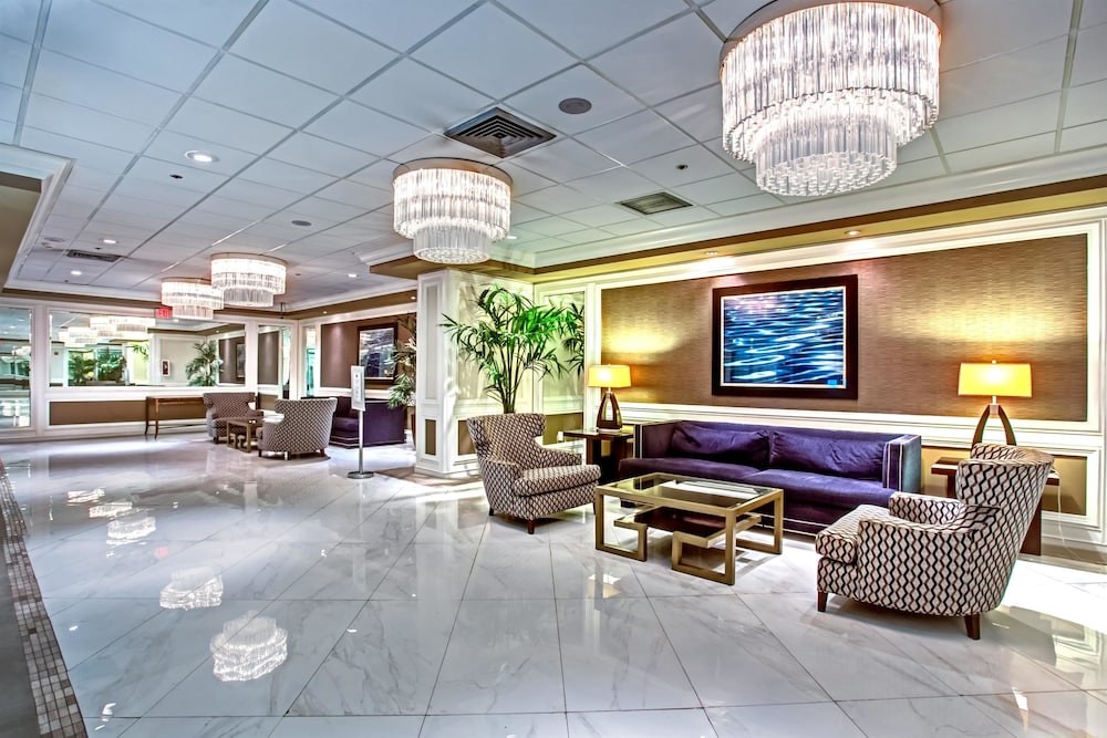 DOUBLETREE BY HILTON GRAND HOTEL BISCAYNE BAY photo 1