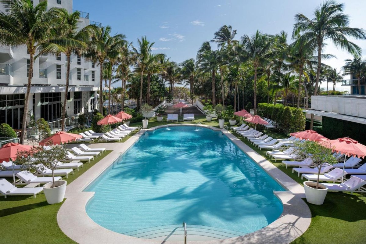 CADILLAC HOTEL BEACH CLUB , AUTOGRAPH COLLECTION