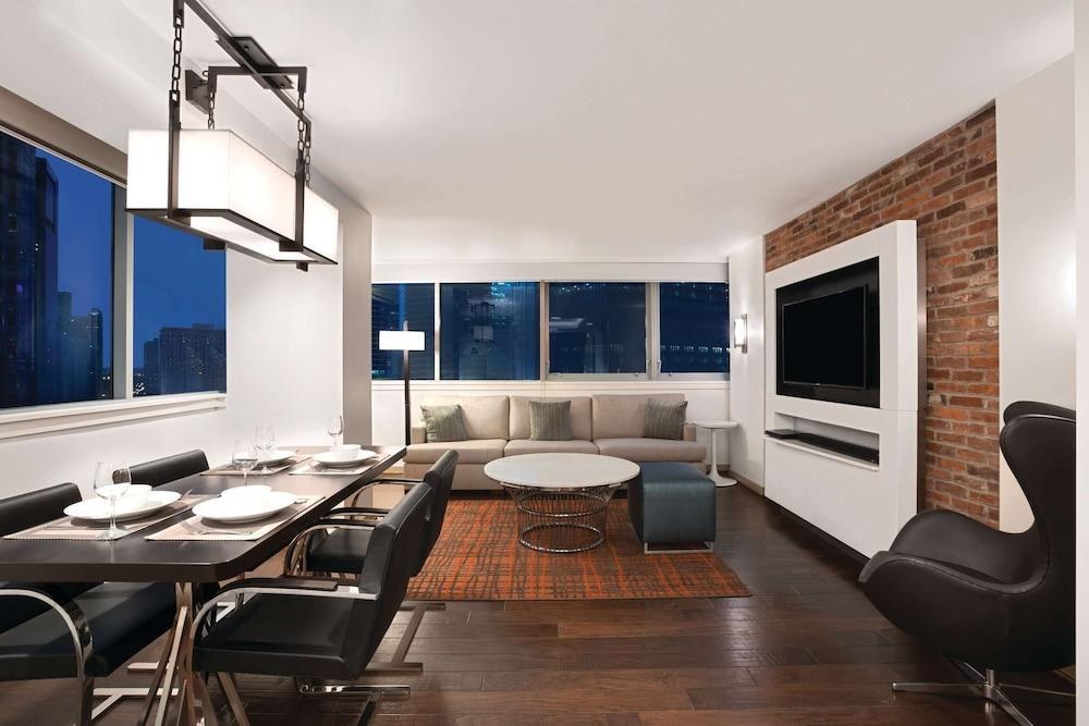 WYNDHAM GRAND CHICAGO RIVERFRONT photo 4