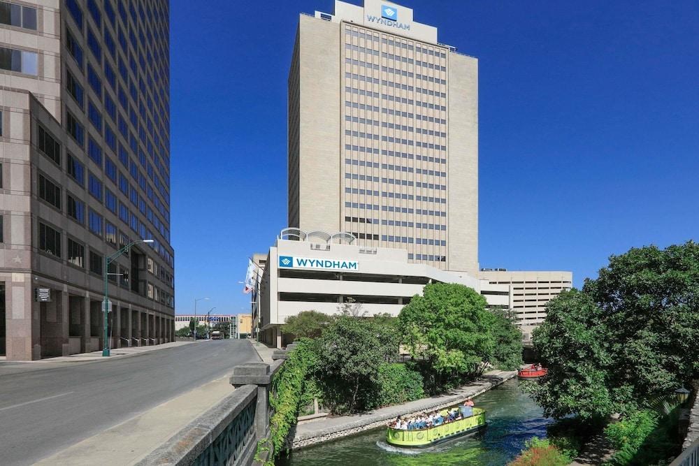 WYNDHAM SAN ANTONIO RIVERWALK photo 2