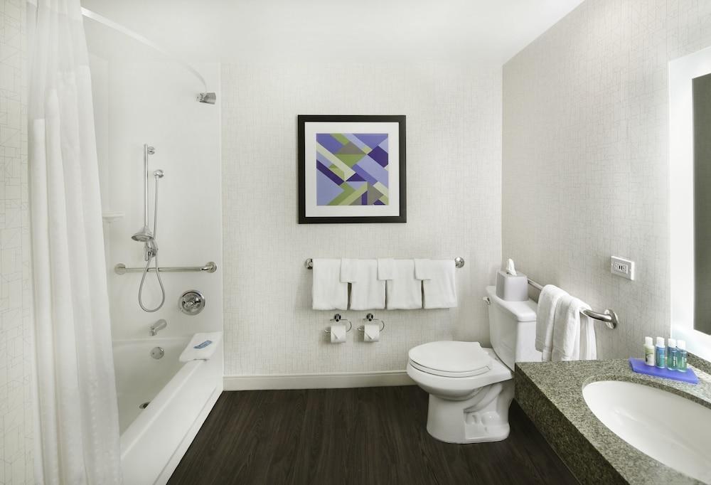 HOLIDAY INN EXPRESS & SUITES SAN FRANCISCO FISHERM photo 3