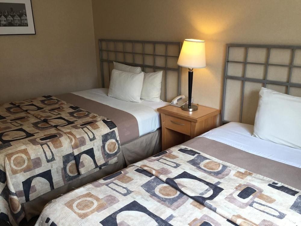 INN ON BROADWAY photo 1