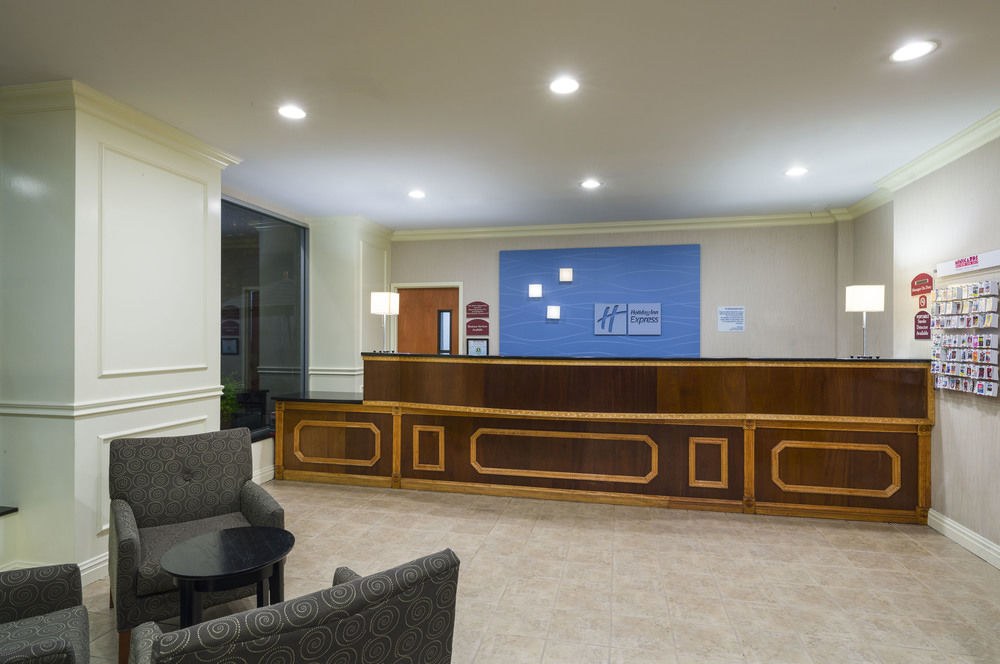 HOLIDAY INN EXPRESS CHELSEA