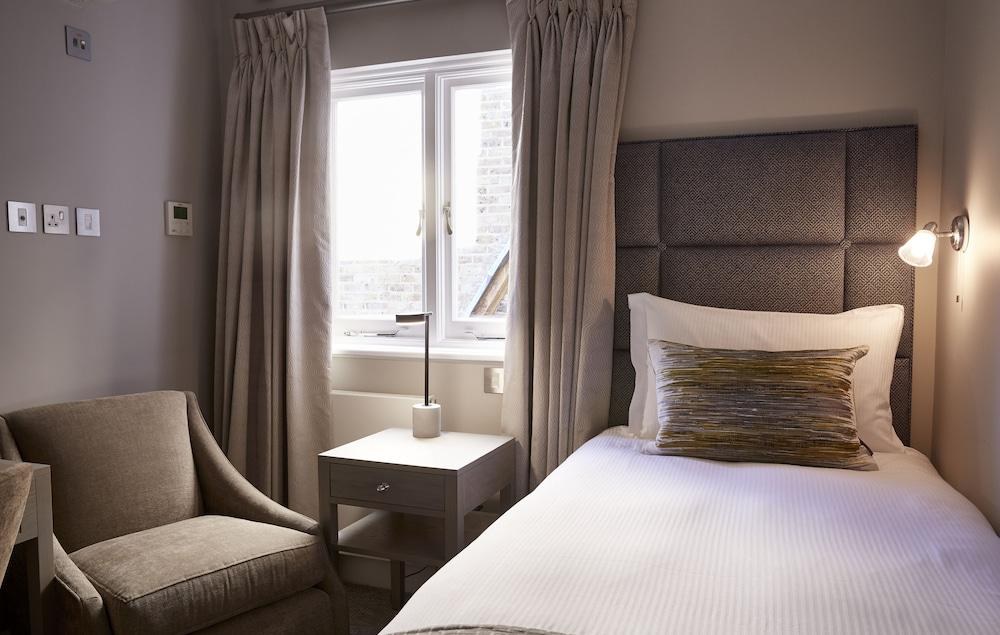54 Queens Gate Hotel photo 2
