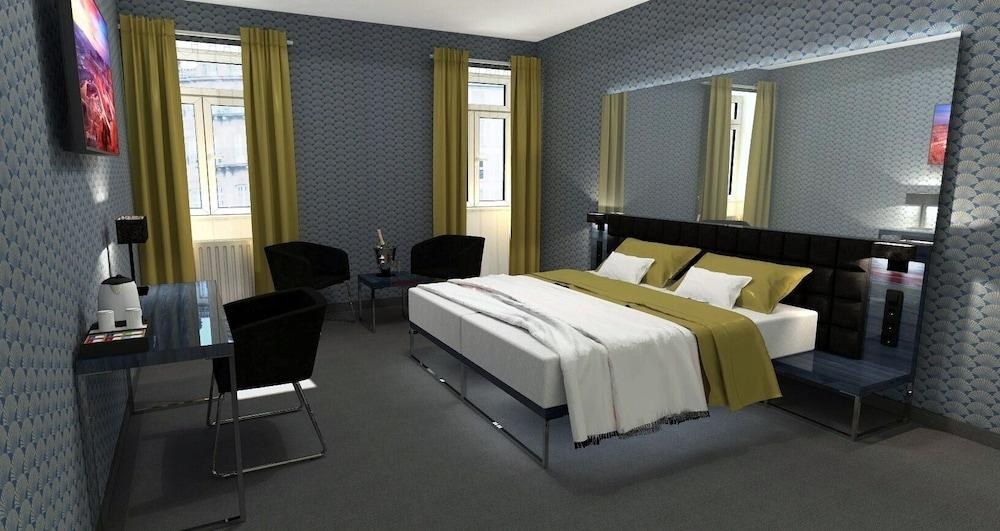 MUCHA HOTEL photo 2
