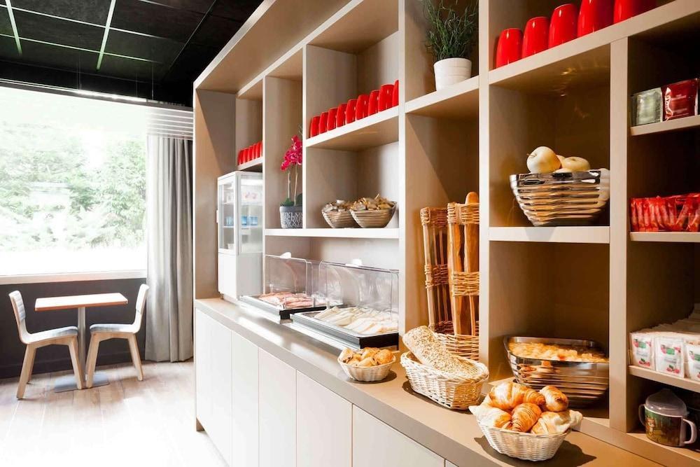 IBIS STYLES MASSENA OLYMPIADES photo 2