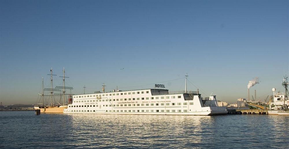 BOTEL photo 1