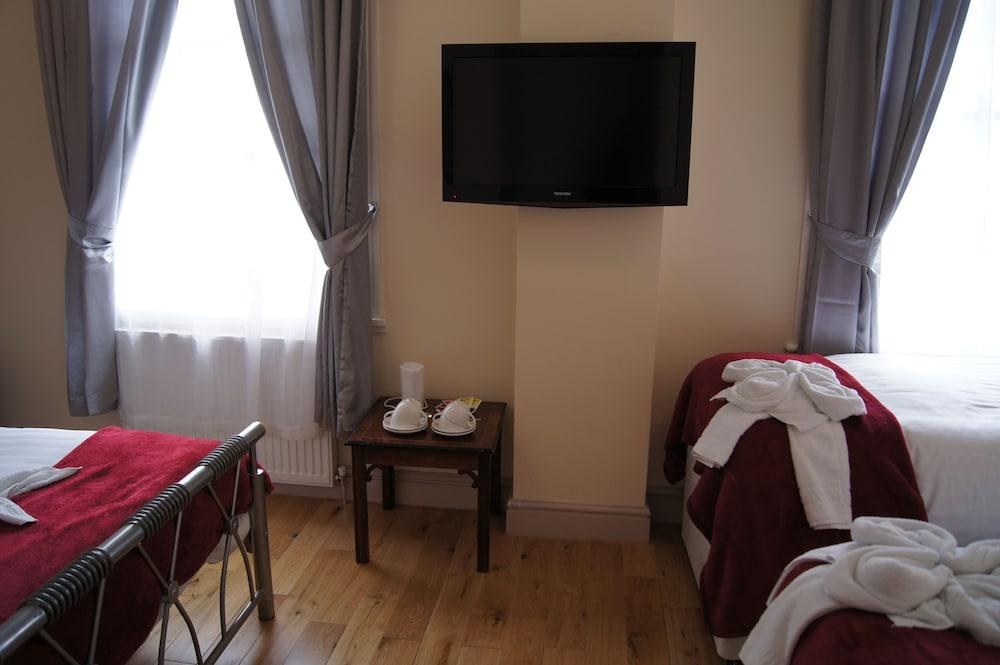 ASHLEY LONDON HOTEL photo 3