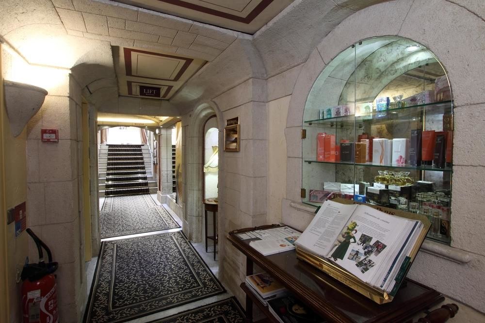 GOLDEN TULIP CANNES HOTEL DE PARIS photo 1