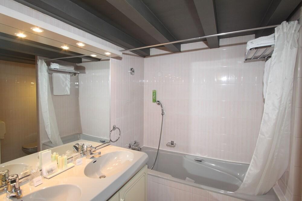 GOLDEN TULIP CANNES HOTEL DE PARIS photo 4