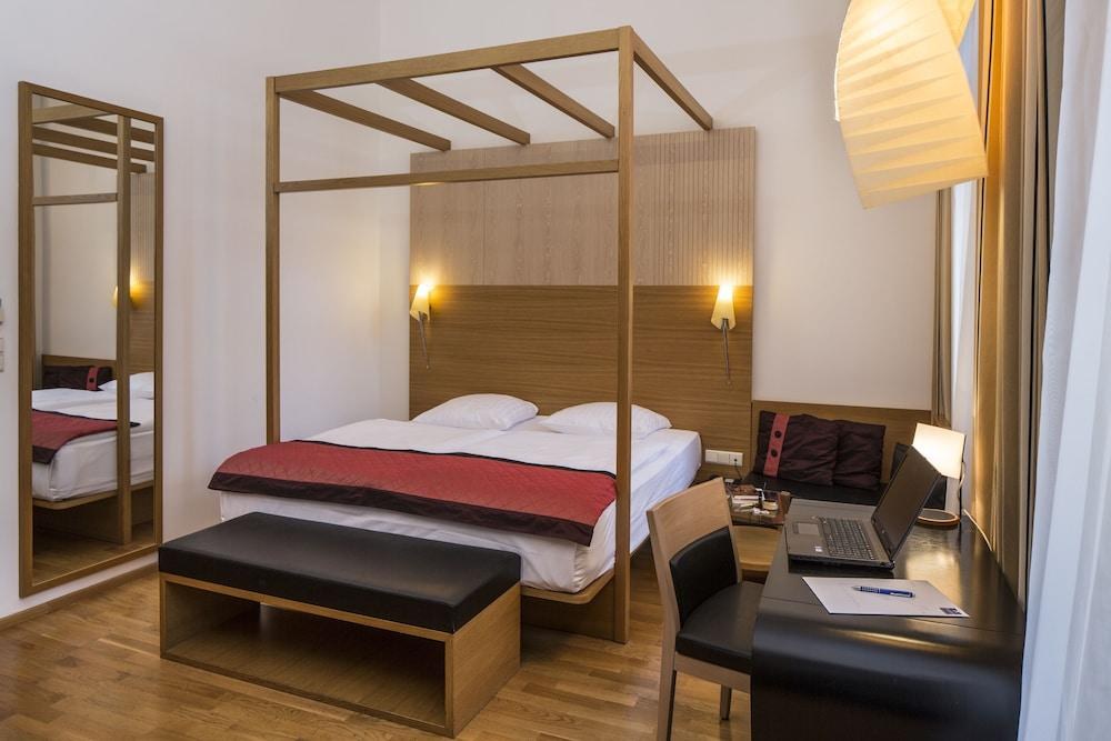 FALKENSTEINER HOTEL MARIA PRAG photo 2